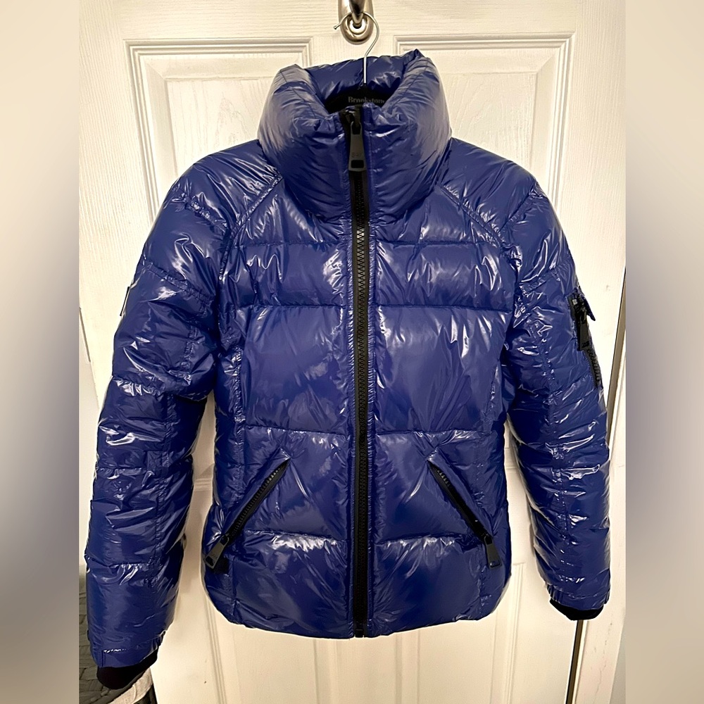 Like new Sam coat. Only worn twice